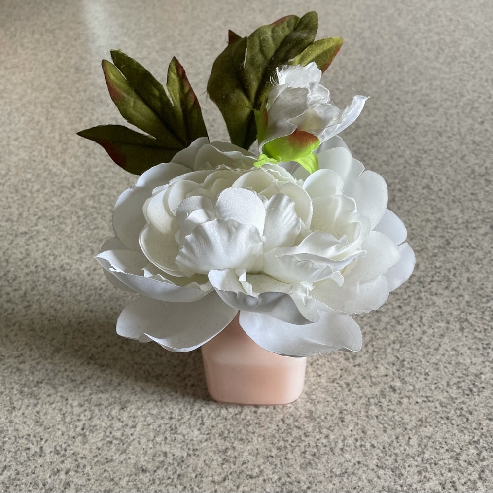 Kirkland’s floral arrangement decor
